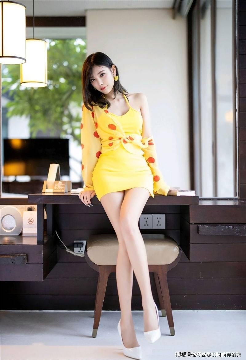 高跟鞋|这款黄色连衣裙,简单又可爱,美美哒