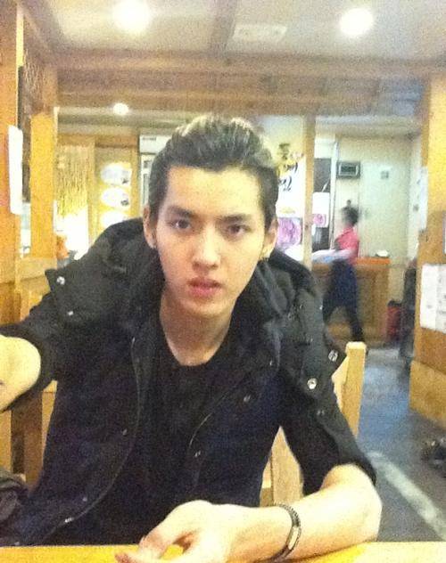 底子|华晨宇：我没有化妆，于晓光：我也没有化妆，吴亦凡：这是真的