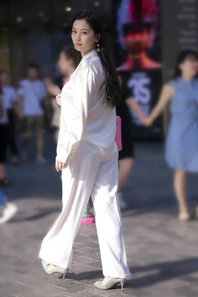套装|时尚白色衬衣，搭配同色阔腿裤，干练优雅又显气质