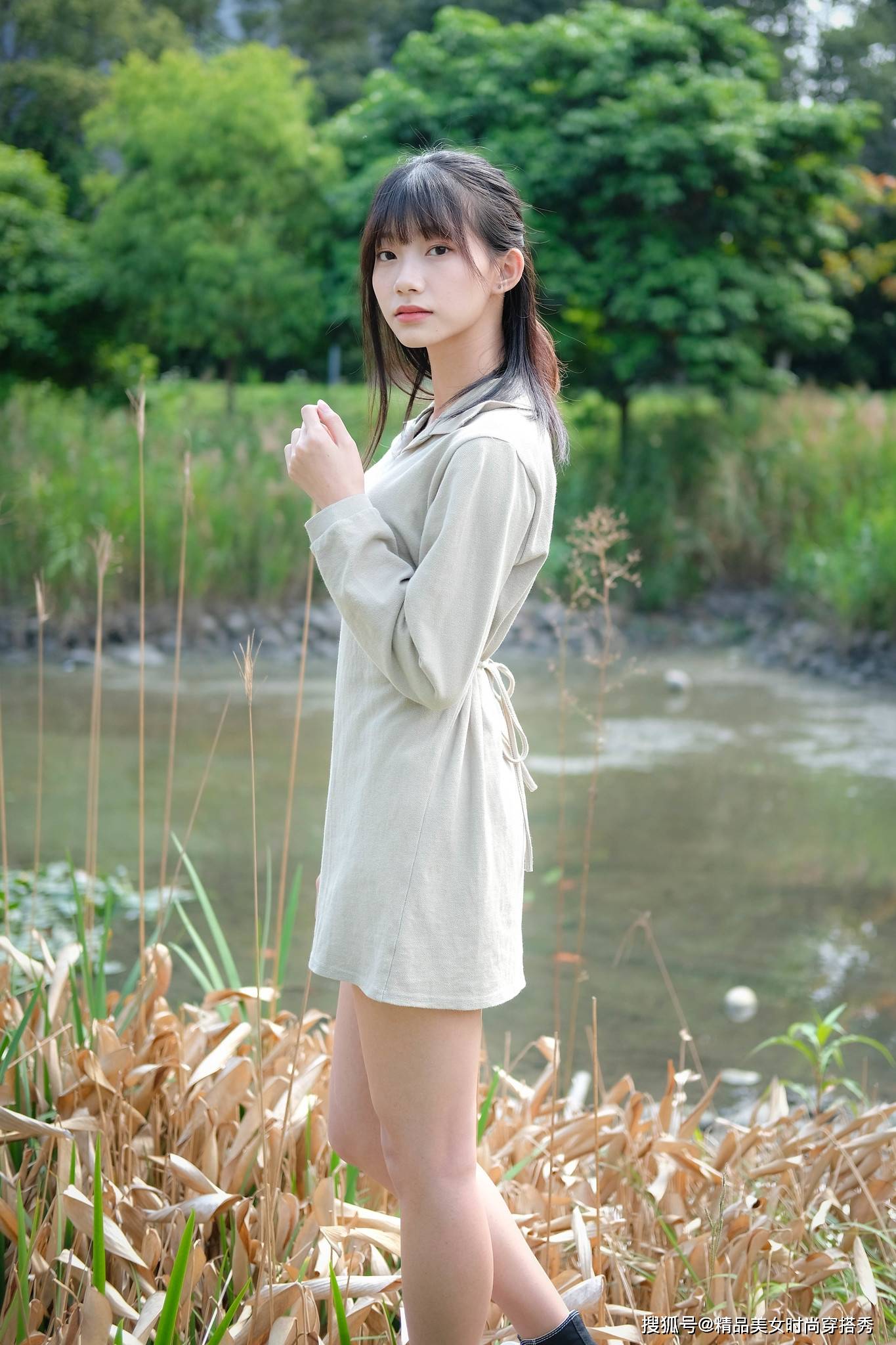 小高|针织运动款的时髦连衣裙,舒适的休闲感让你的青春气息尽情绽放