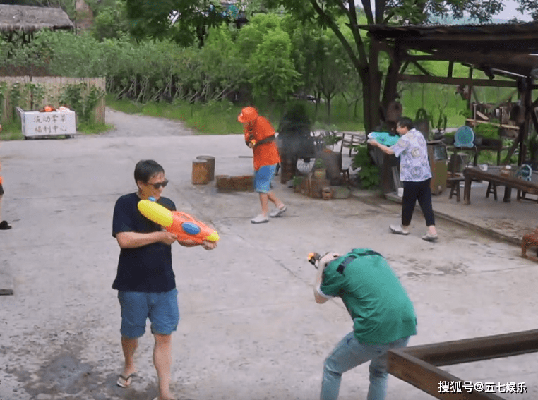 节目组|这一期《向往的生活》，老鸡条粉一定要看下！