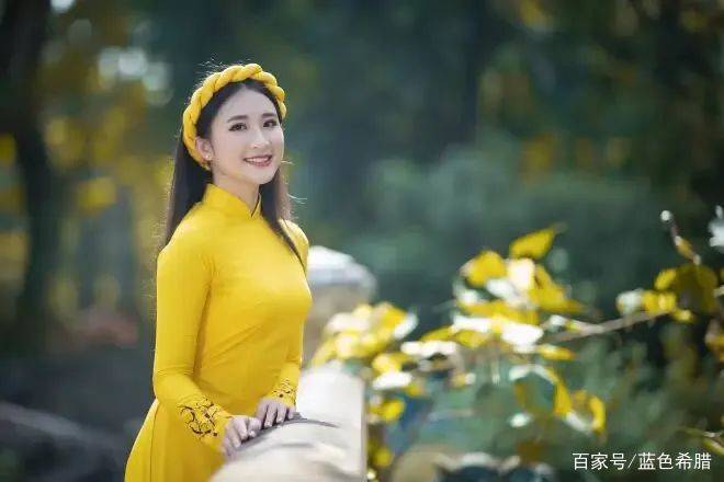 气质|拍出落落大方气质照,6个姿势学起来,中年青年女性拍照都适用