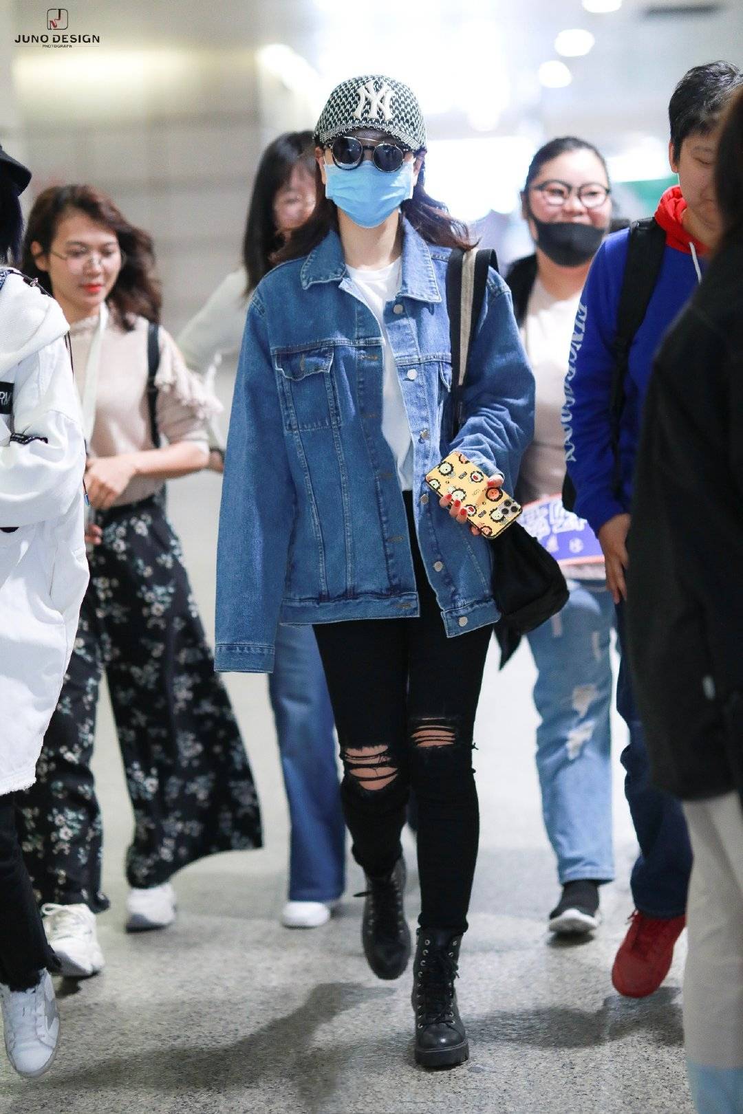 黑色|杨蓉不仅演技好，私服穿搭也非常时髦大气，人美有实力不火意难平