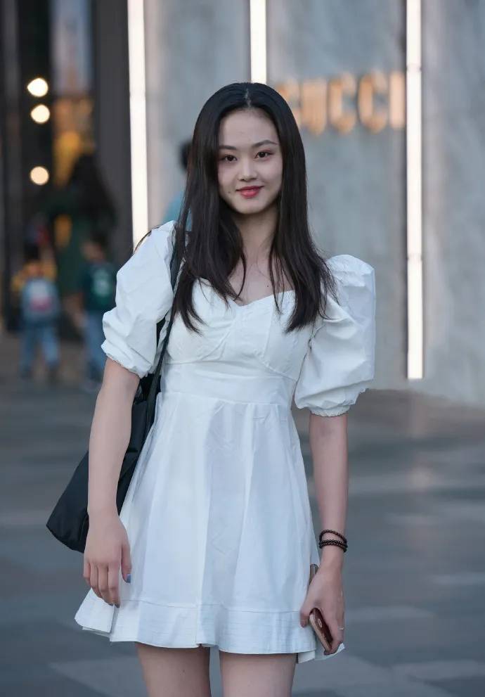 高跟|时尚淑女款连衣裙,搭配精致高跟凉鞋,清新可人又优雅