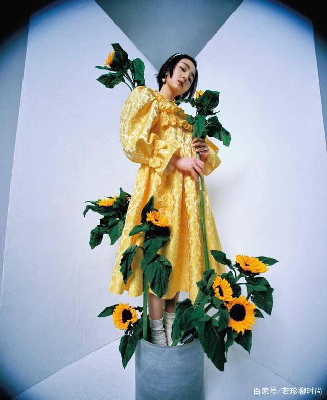 风马甲|黄多多不愧是黄磊孙莉的孩子，14岁开始健身，拍摄杂志照真有范儿