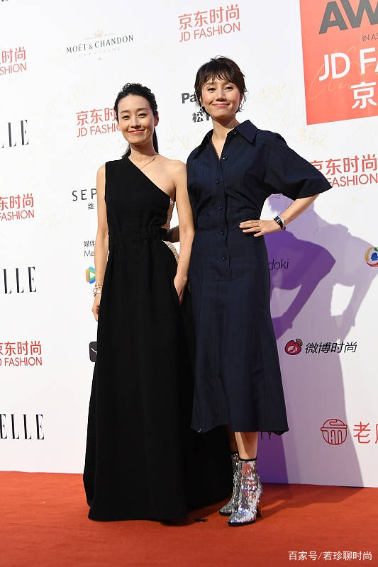 马伊琍|袁泉真的好有气质，穿的休闲气势也很强，不输穿礼服的马伊琍