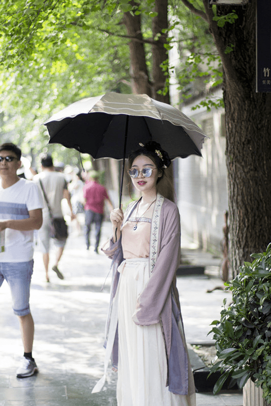 绣花鞋|绣花鞋太热，夏天穿汉服改如何选择鞋子？其实很简单！
