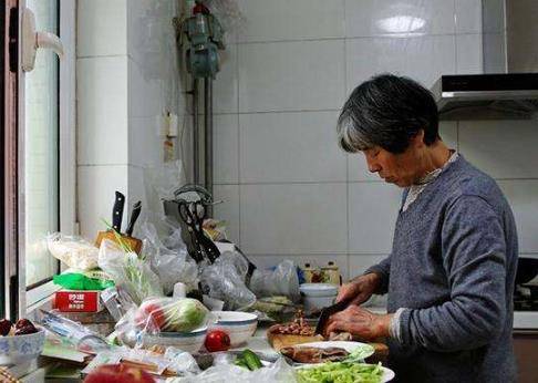 月子|坐月子,有必要花一万块钱请个月嫂吗?过来人:还真别只心疼钱