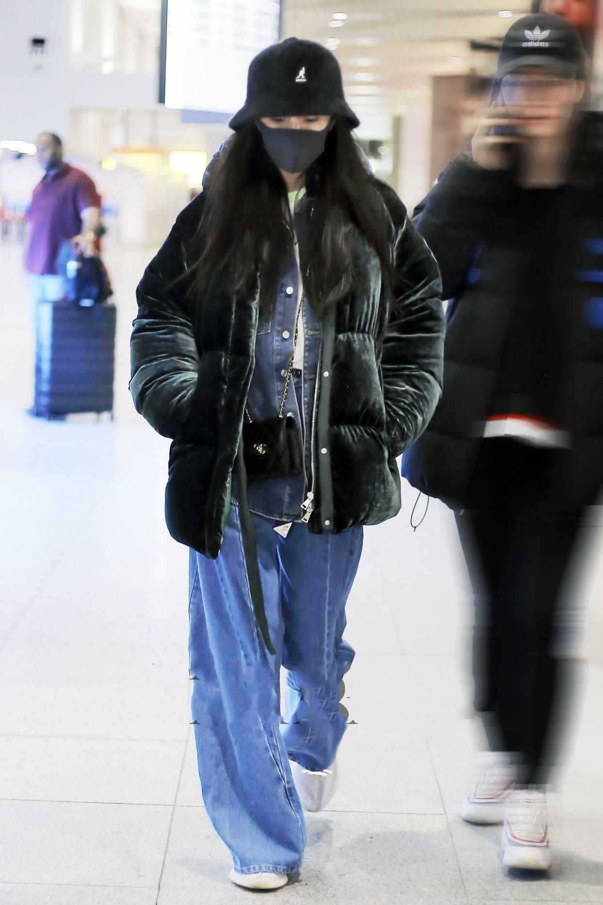 显得|“羽绒服+打底裤”已经退圈了，现流行这样穿，杨幂、倪妮都上瘾