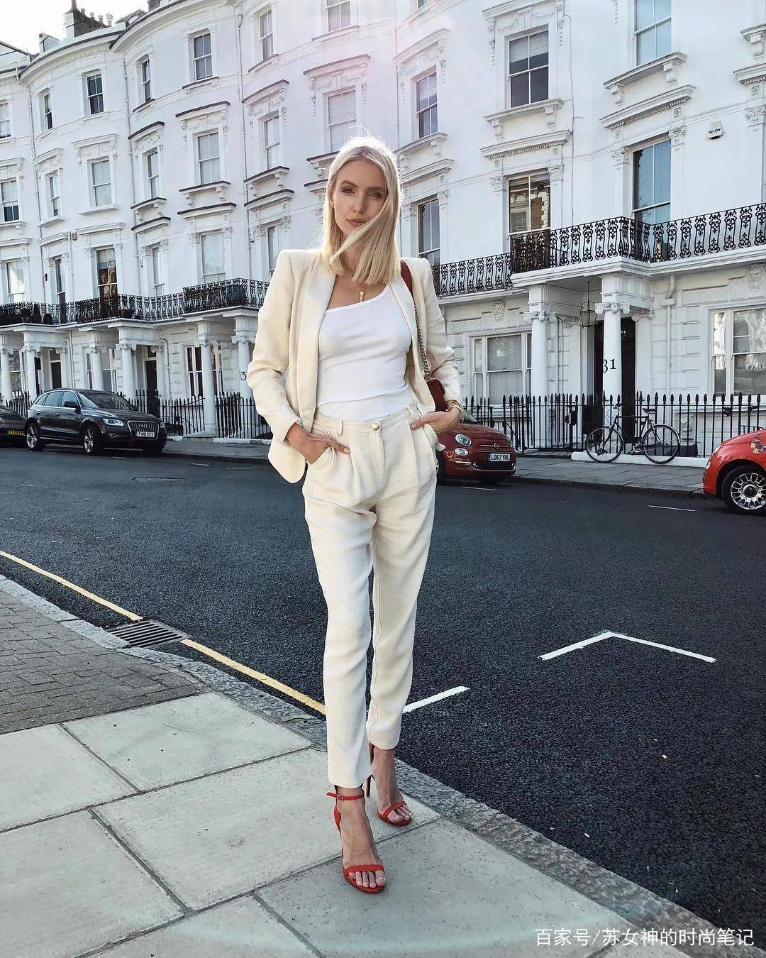 套装|收起你的“打底裤”吧,现如今“倒立裤”才最受欢迎,遮肉显腿细