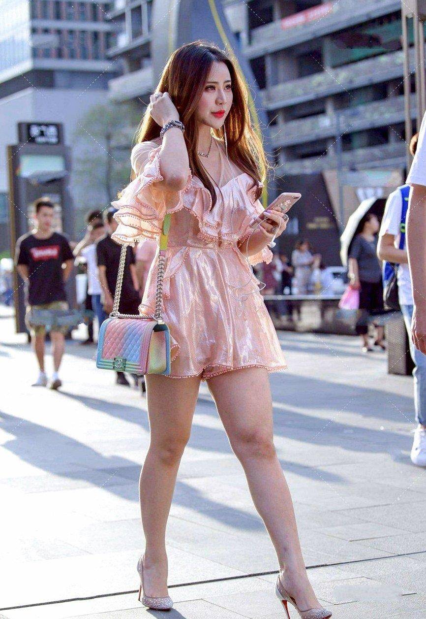 本人|青春时尚的连衣裙，更加凸显身高，又甜又酷