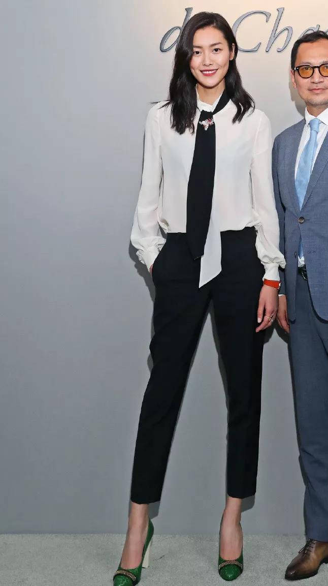 什么|别穿无痕裤了,现流行的是这4条裤子,时髦显腿长,拯救小短腿!