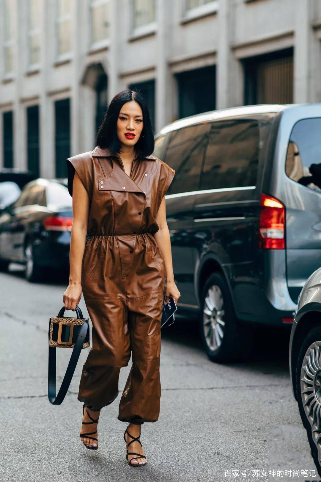 高跟|天气再热也别总穿背心配短裤，今年流行“连体裤+凉鞋”，超清爽