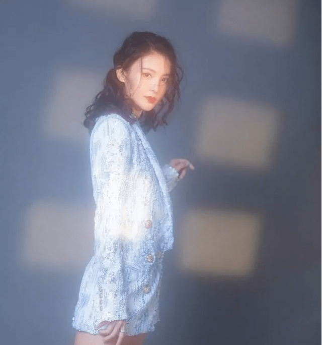 整体|金晨不仅拥有“舞蹈家”的身材，还是绝对的时尚精