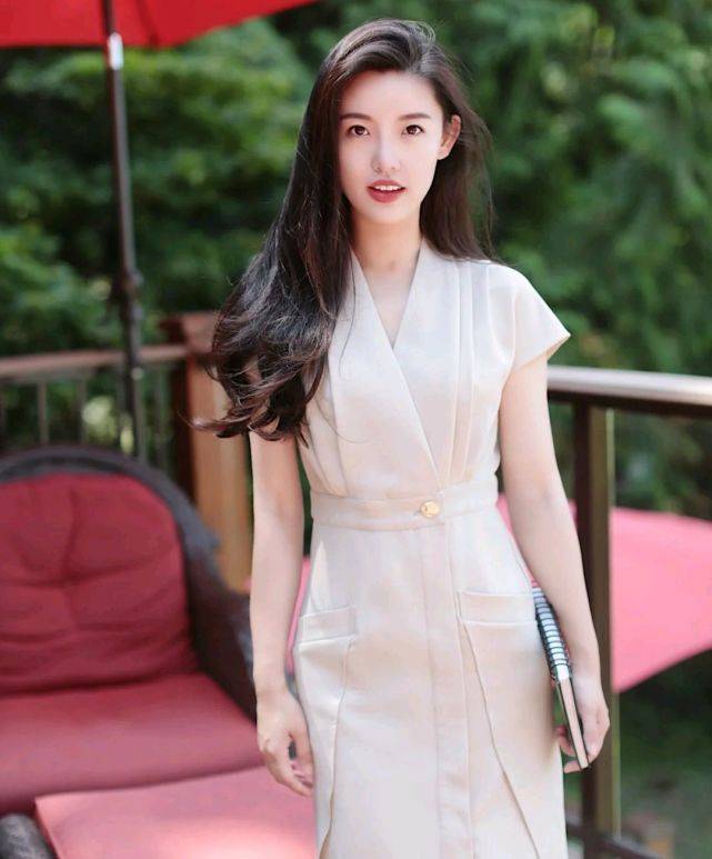 腰围|女生的服装穿搭很有讲究，穿对了不仅显高又显瘦，而且优雅又大气