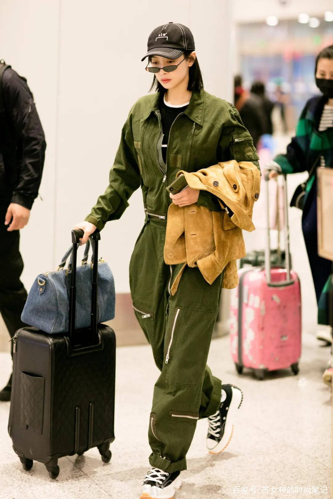 小个子|夏夏穿裤子，可以照搬宋茜的穿法，时髦显腿细，轻松拯救小短腿！