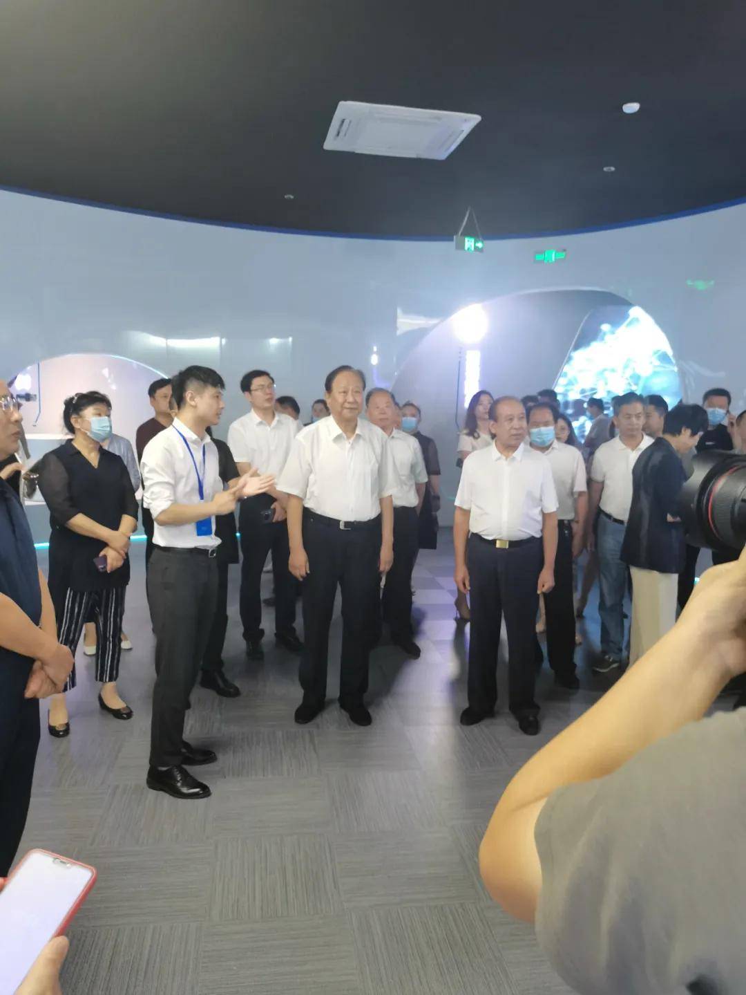 当天,邀请了潍坊市禁毒协会名誉会长鞠法昌同志参加了开业乔迁庆典