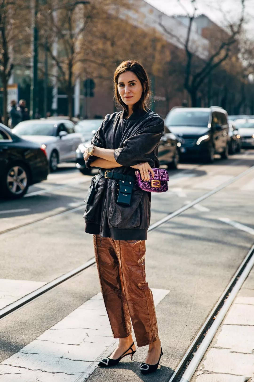 女生|别穿无痕靴了,2021流行这双“笔尖鞋”,优雅显腿长,女人味十足