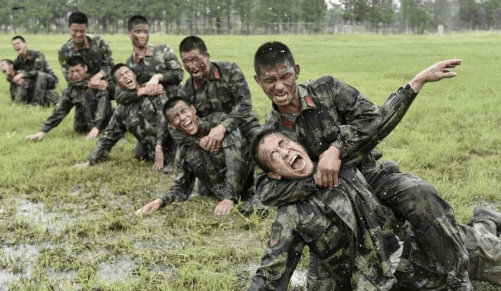 什么条件才能二次当兵 9b9b0cfd351548bc88c63ae77f599c5b.png