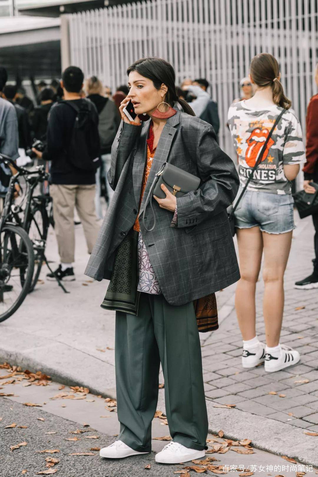 女生|比阔腿裤还显瘦，这条“爸爸裤”才是今年的主流，遮肉又时髦！