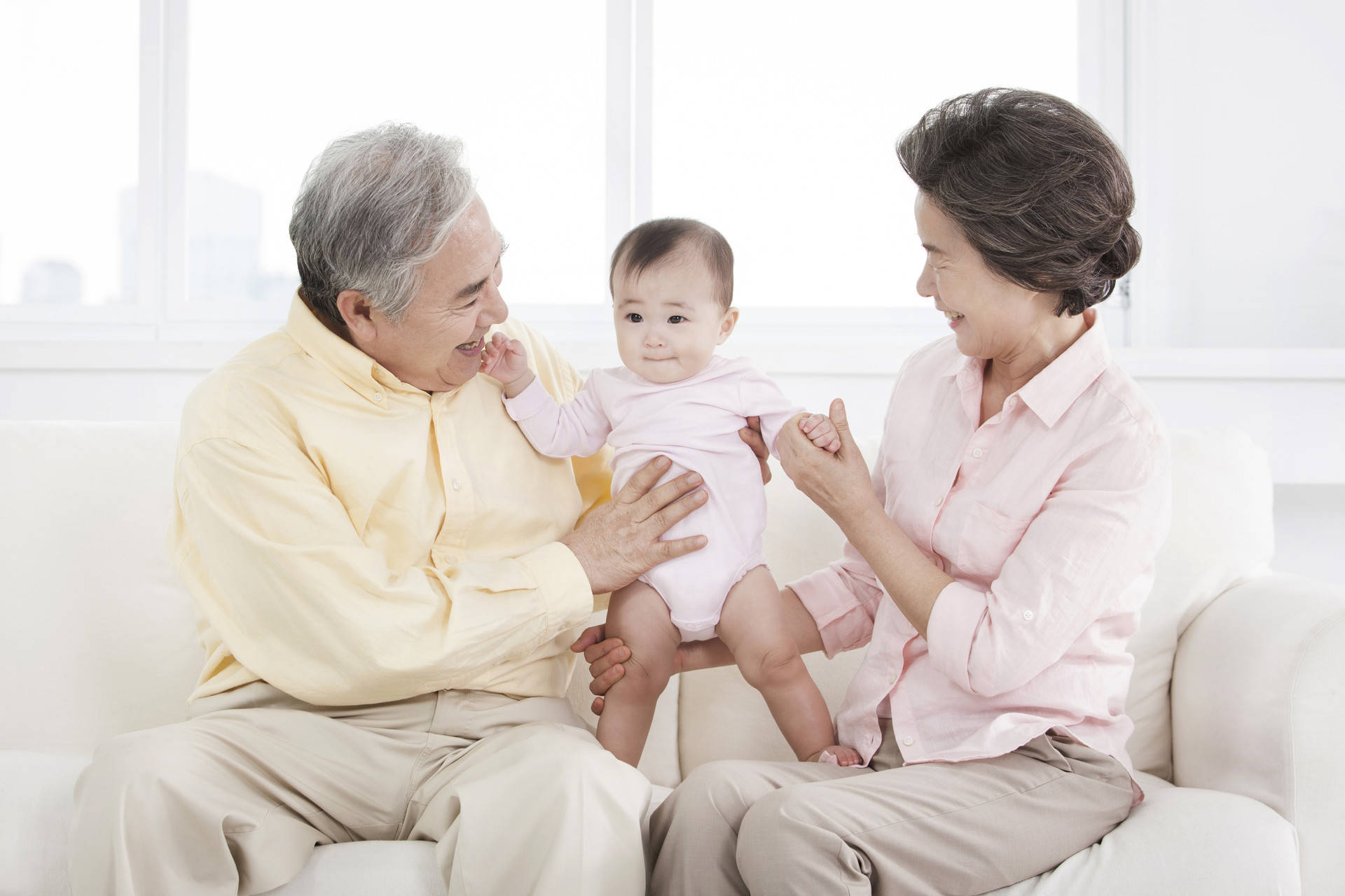 公婆|“一拖二的日子，我快崩溃了”，生二胎的你，根本不值得“可怜”