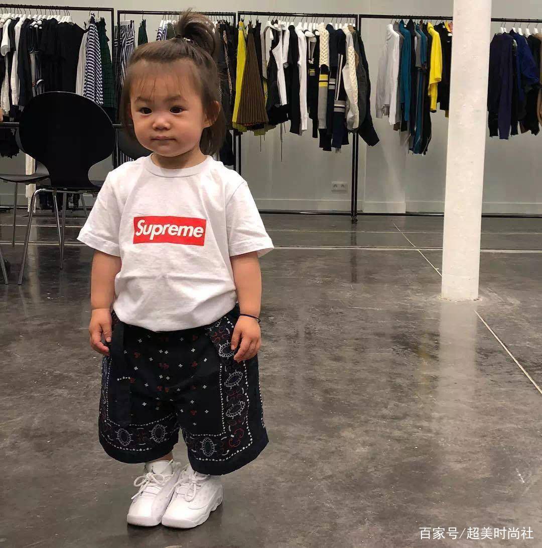 Kaws|陈冠希女儿两岁就接拍广告，潮流藏品已经成堆的她，究竟多时尚？
