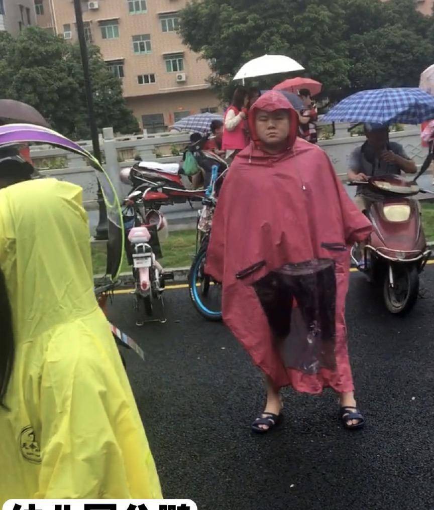 喜剧|岳云鹏晒六步仿妆成贾玲，当事人回应：我哪做得不对，你可以直说