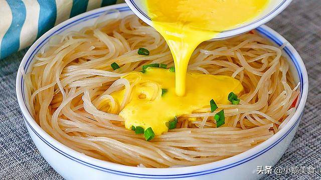 进行|红薯粉条最罕见的做法,很多人没见过,酥脆有嚼劲,比吃肉还香