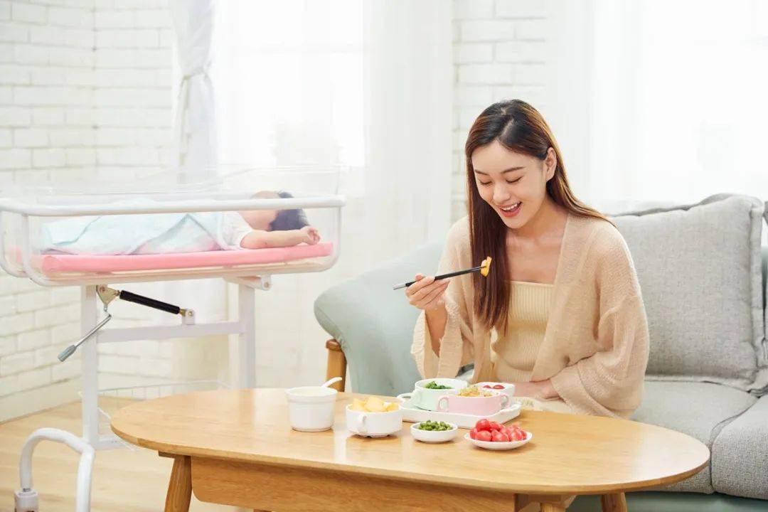 因为|在月子中心住了30天花费2.8万，总结在月子中心坐月子到底哪好？