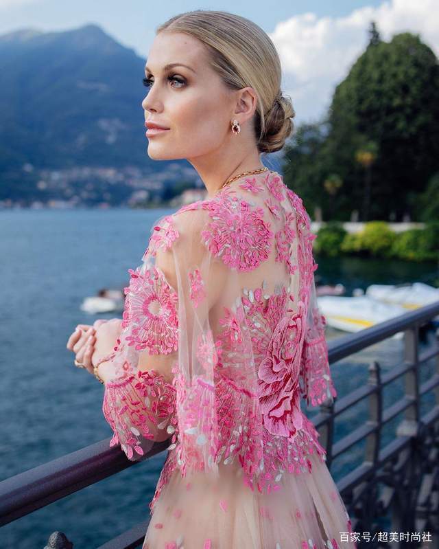 设计|被嘲不如姑姑戴安娜，王妃侄女闯荡时尚圈，因一张神照走红