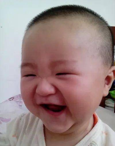 宝宝几个月能笑出声 484f0712d81843f09776fe27404a5589.jpeg