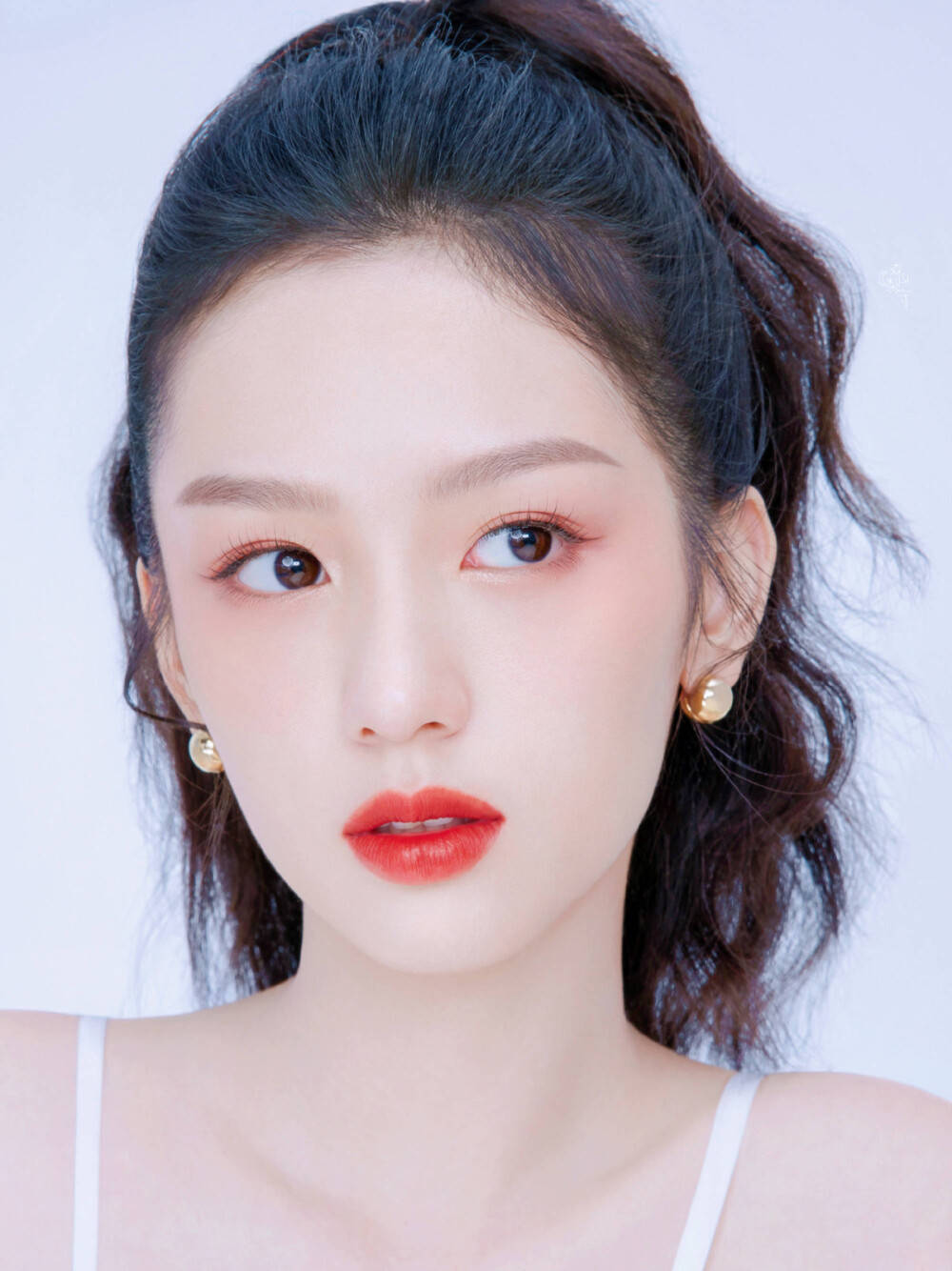 眼睛|眼睛不大但很美的女明星，我只服这3位！笑起来太迷人了