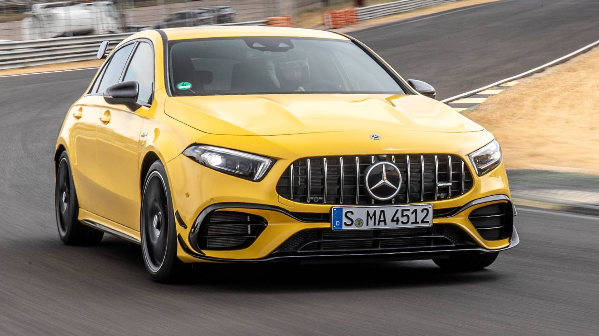 谁才是真正的钢炮王?2022款奥迪rs3 sportback对比奔驰amg a45 s