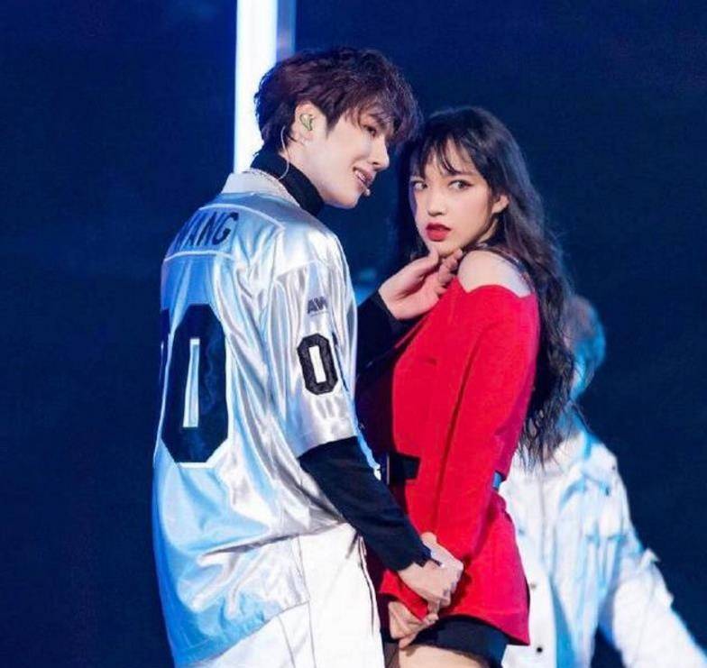 程潇这套造型好辣又纯又欲难怪被网友说她比郑爽更适合贝微微