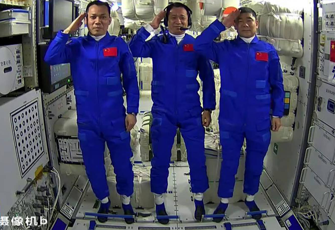 神舟十七号3名航天员顺利进驻中国空间站_汤洪波_载人航天_工程