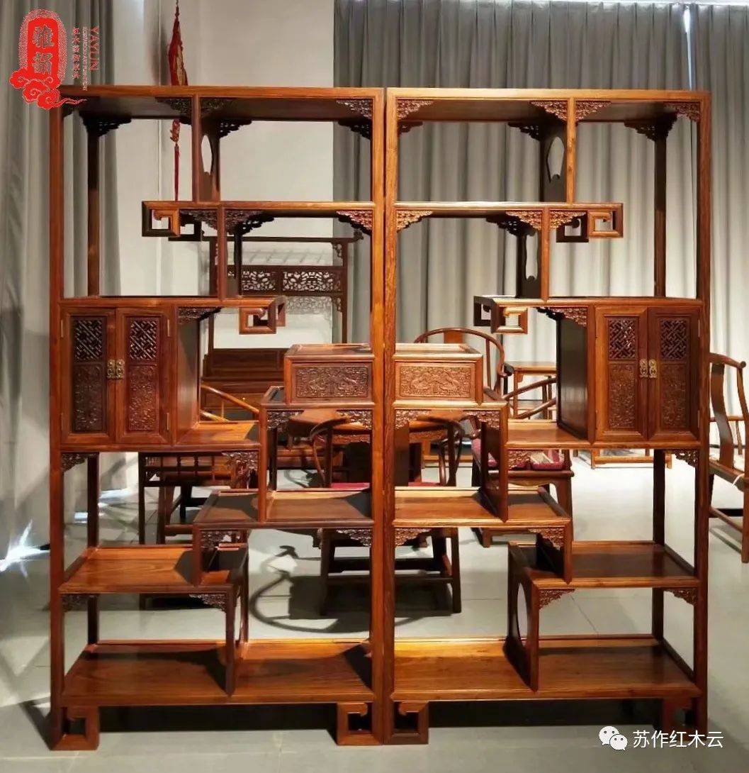 古代达官贵人的博古架一般放置奇石,茶壶,古玩,植物等等,一壶,一炉,一