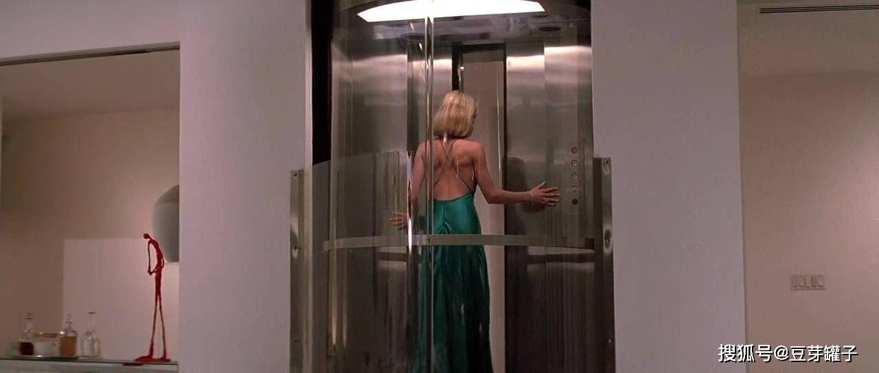 法兰克|《疤面煞星》：一部向经典致敬、经典地演绎经典的精彩黑帮片！