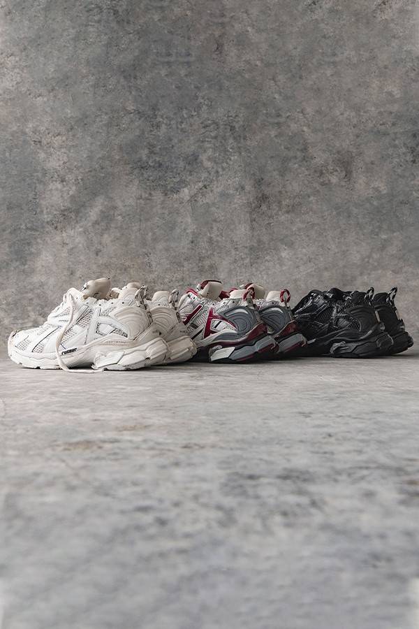 Runner|限量 650 双！KITH x 巴黎世家全新联名老爹鞋悄悄发售！