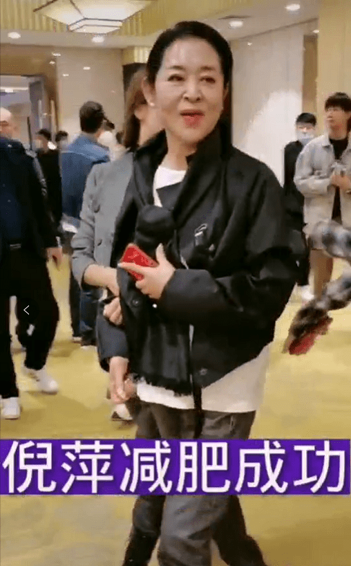 的设计|倪萍上节目穿蓬蓬裙，比蔡明还要假，但现实中个个都老得真实！