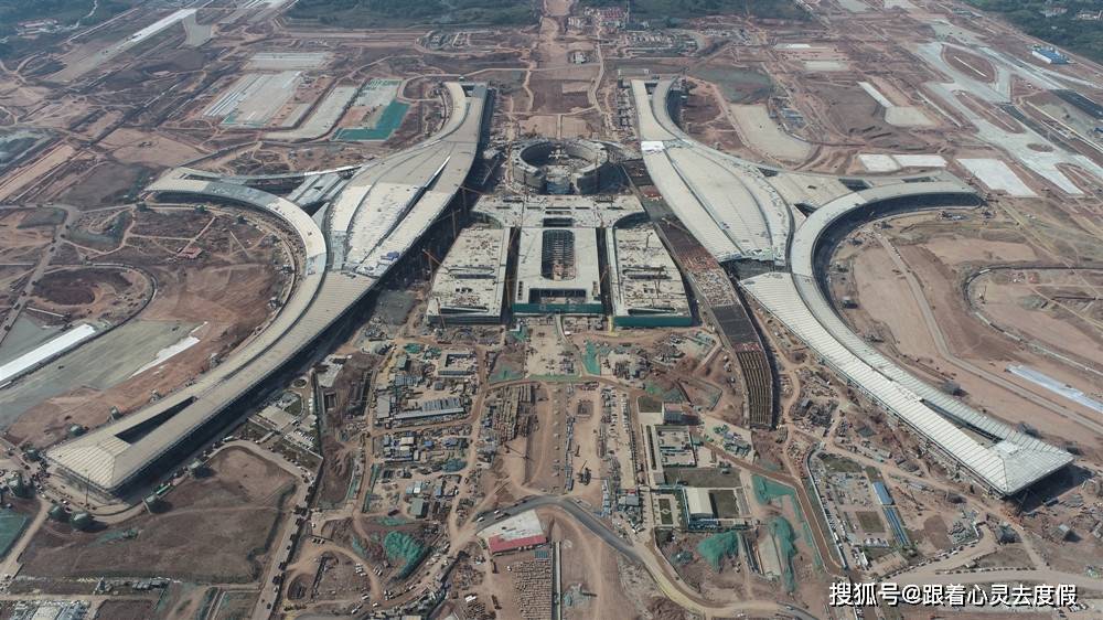 40个中国新地标,成都占了两个,一个是天府机场,一个跟体育有关_东安