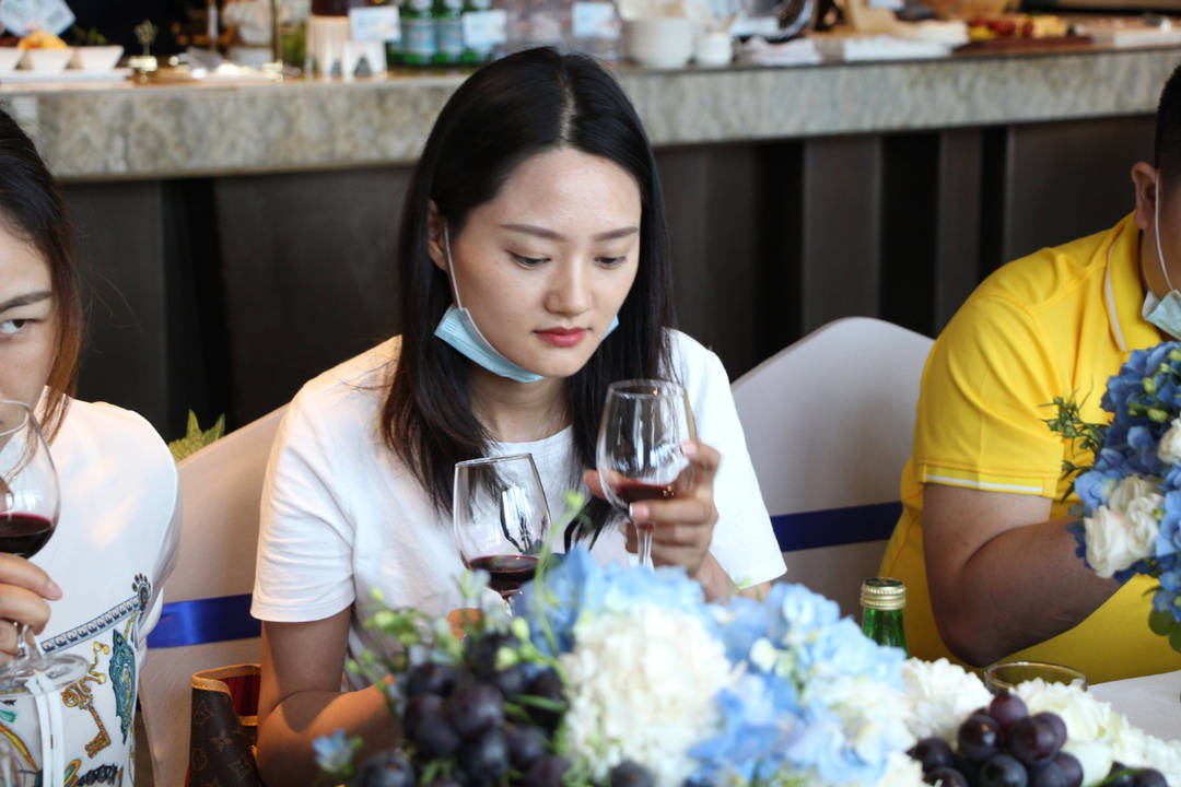 Vins|六月的第一场品鉴会