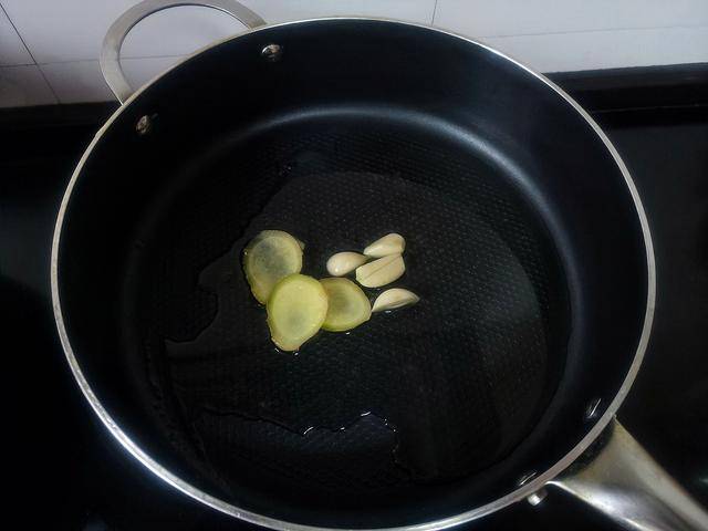 电饭煲|适合上班族的早餐，饭菜一锅出，鲜香诱人，来上一碗，暖身又抗饿