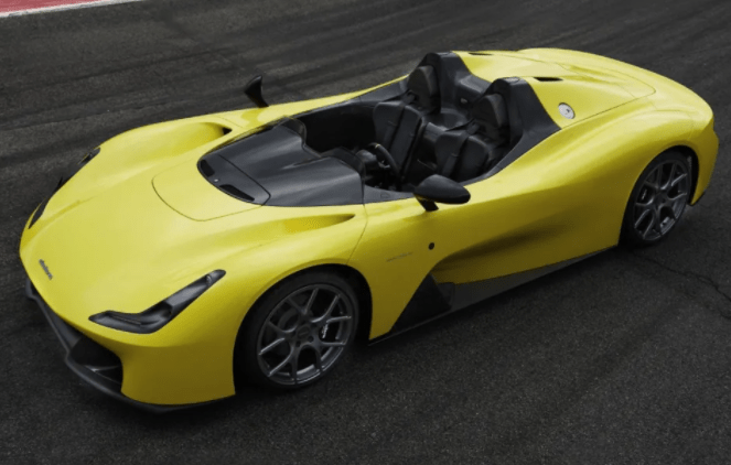 200万的跑车不能上路只能圈养富豪们的喜好果然特别