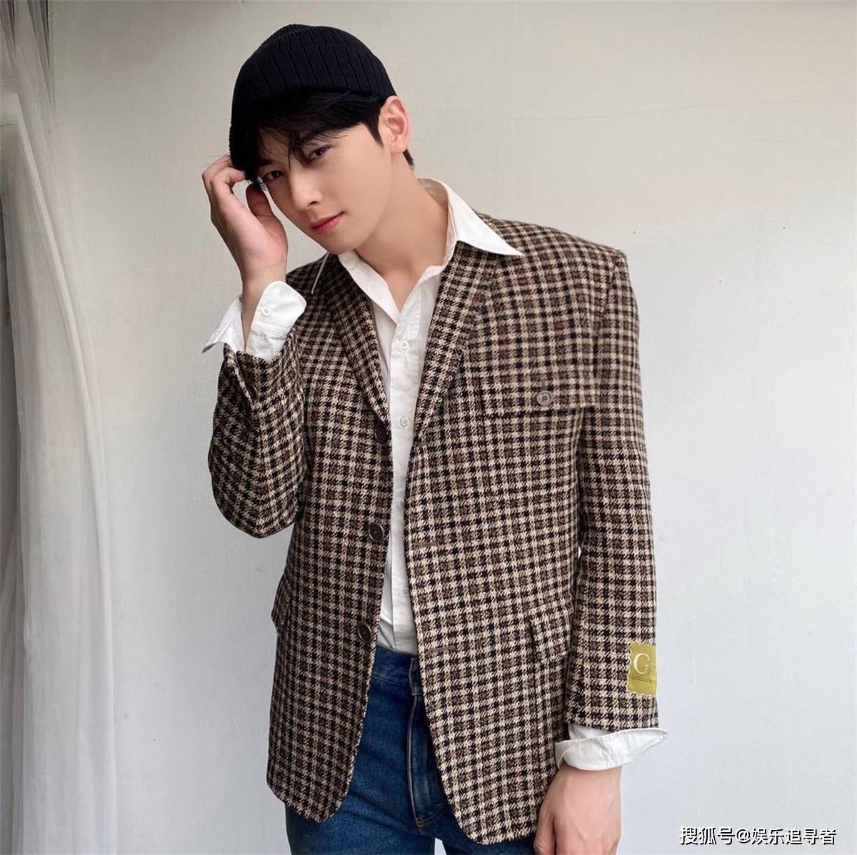 BLACKPINK Lisa�ͳ����Ź�ͬ��ϯ������ʱ��չ,�������ǹ�ע!