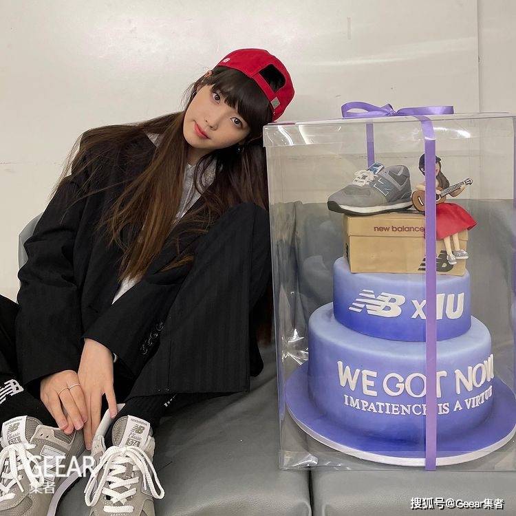 官方消息|IU的这双New Balance，比白球鞋还好搭！