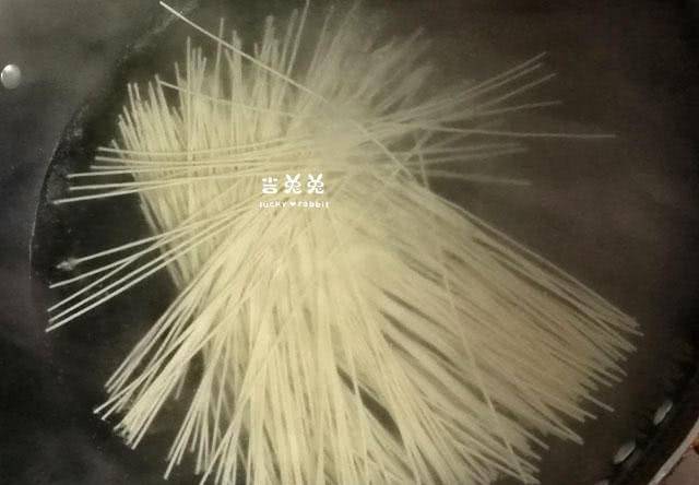 葱花|天冷了，早餐吃一碗面，暖胃又暖心，吃完一天精神好，工作也有劲