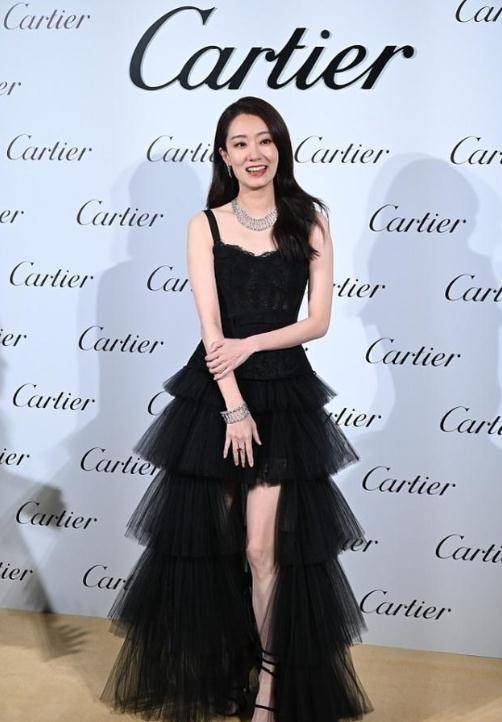 张小斐|张小斐认真打扮起来，走红毯不逊色其他女星，网友：原来她这么美