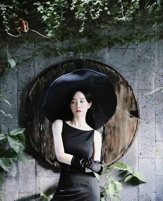 吊带|精致时尚的女人就该学学张檬！吊带穿搭清爽一夏，时髦又优雅？