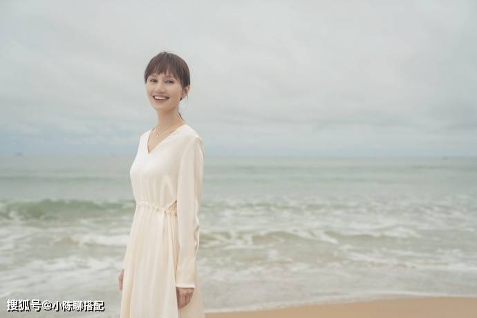 设计|“气质女神”袁泉，44岁依旧高级优雅，她的穿衣搭配很值得学