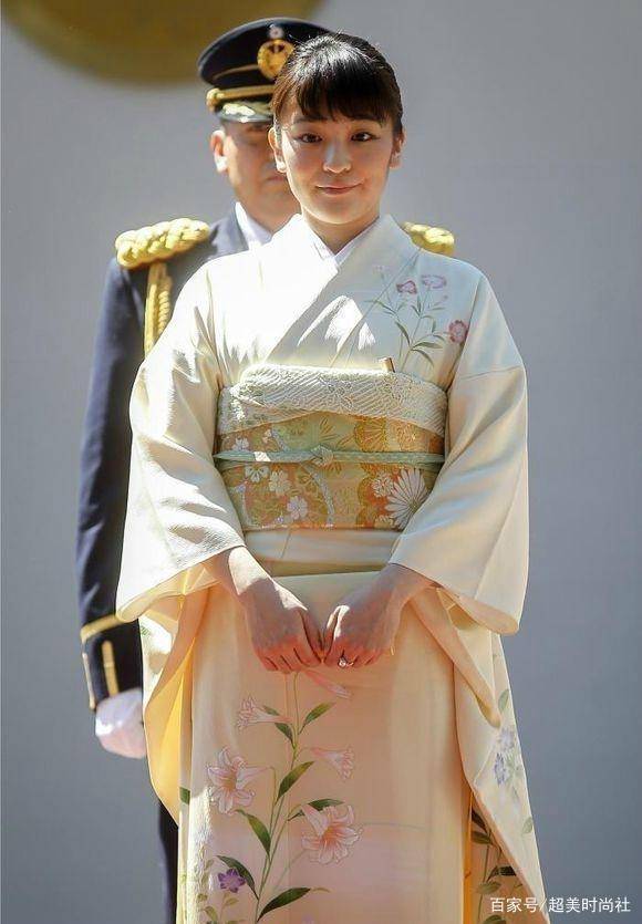 公主|日本王室为真子公主庆生！她穿毛衣配伞裙，29岁了婚礼还在延迟